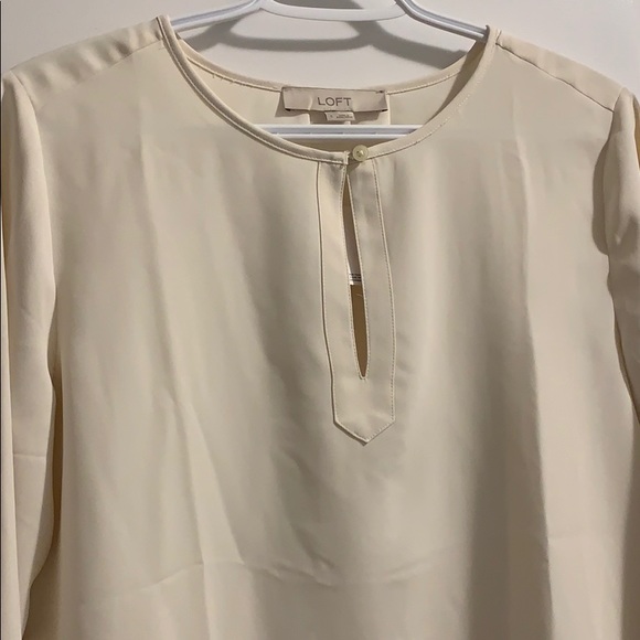 Bell cuff blouse - Picture 5 of 9